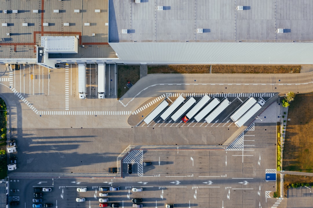 Cross-Dock Packaging Programs: How to Manage Just-in-Time Box Delivery for 3PLs