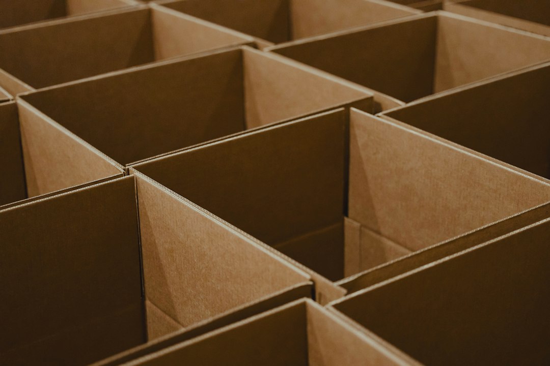 The Realities of Reusing Shipping Boxes in a B2B Context: A Hygiene and Strength Inspection Protocol for 3PLs